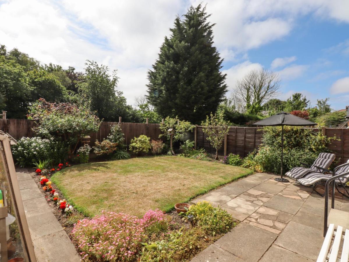 Spring Close Southport Exterior foto